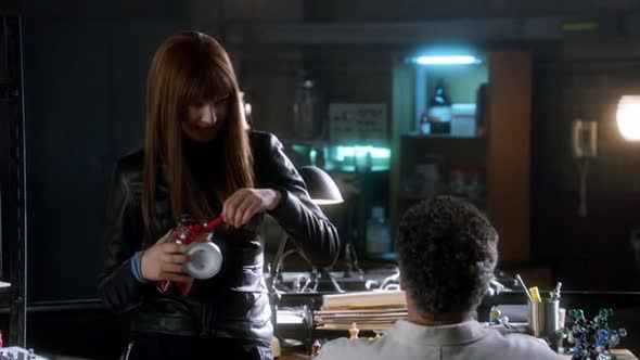 Náhled Fringe.S04E11.Making.Angels.DVDRip.XviD.MultiDub.CZ-pix.avi (7)