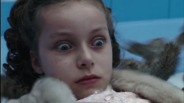 Náhled Charlie.and.the.Chocolate.Factory.2005.1080p.BrRip.x264.BOKUTOX.YIFY.mp4 (8)