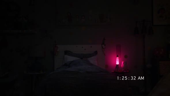 Náhled Paranormal.Activity.The.Ghost Dimension.2015.BRRip.XviD.AC3.CZ.avi (4)