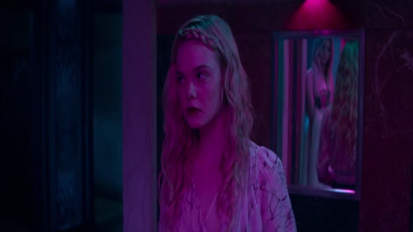 Náhled The Neon Demon_2016_hc.titulky.CZ.avi (1)