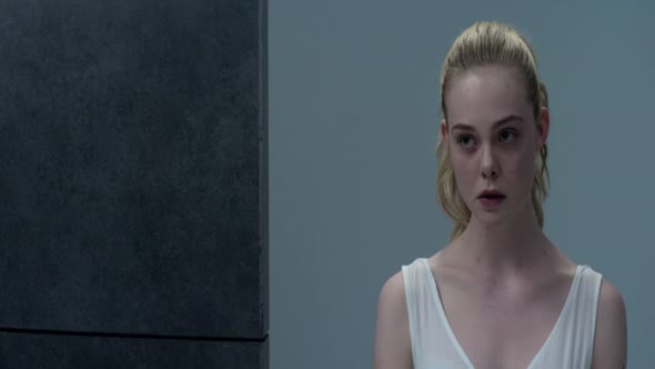 Náhled The Neon Demon_2016_hc.titulky.CZ.avi (5)