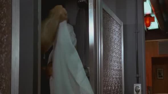 Náhled James Bond 14 - Nikdy už neříkej nikdy (1983).avi (10)
