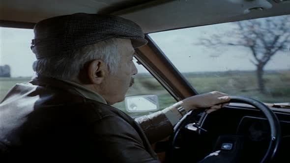 Náhled Zralé víno - 1981 DVDrip CZfilm.avi (5)
