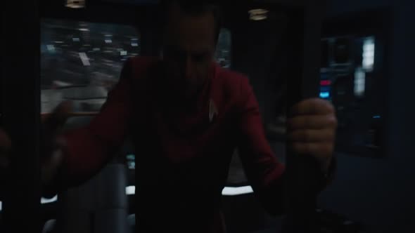 Náhled Star.Trek.Beyond.2016.720p.WEB-DL.X264.AC3.mkv (2)