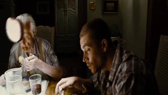 Náhled zběsilý útěk 1080p x264 AC3 5.1 Cz dab 2006-mirreny.mkv (2)