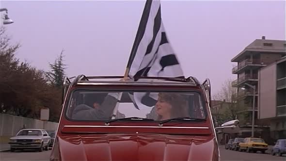 Náhled Nástrahy-velkoměsta-720p-(1984)-(by-Petr-Leicester).mkv (8)
