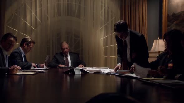 Náhled Skandal---Scandal-(-serial-2012-)-CZ-S01E04---Nepritel-statu.avi (4)