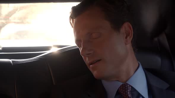 Náhled Skandal---Scandal-(-serial-2012-)-CZ-S01E04---Nepritel-statu.avi (9)