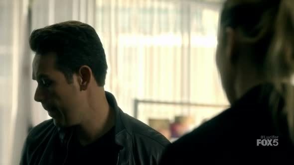 Náhled Lucifer.S01E07.HDTV.x264-Nicole.mp4 (1)