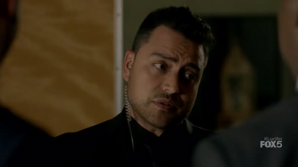 Náhled Lucifer.S01E07.HDTV.x264-Nicole.mp4 (5)