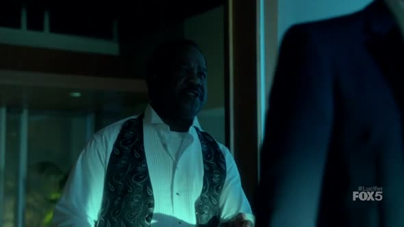 Náhled Lucifer.S01E07.HDTV.x264-Nicole.mp4 (9)