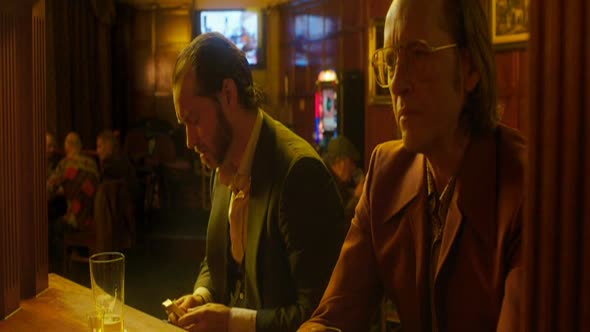 Náhled Dom.Hemingway.2013.DVDRip.XviD.CZ – H.avi (1)