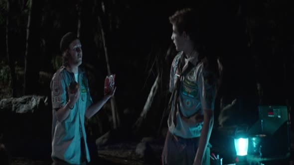 Náhled Skautův průvodce zombie apokalypsou.avi (3)