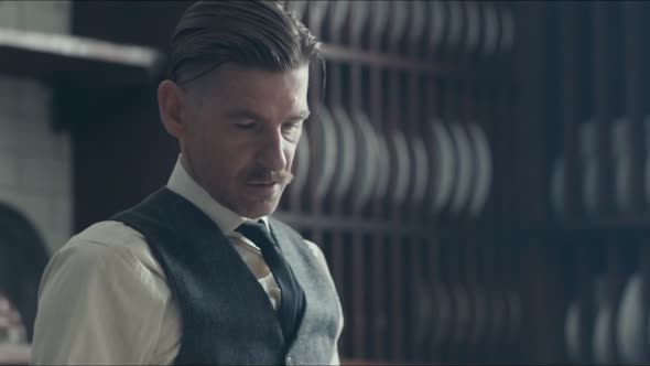 Náhled Peaky Blinders S03E03 - BRrip HD720p CZtitulky.mkv (2)