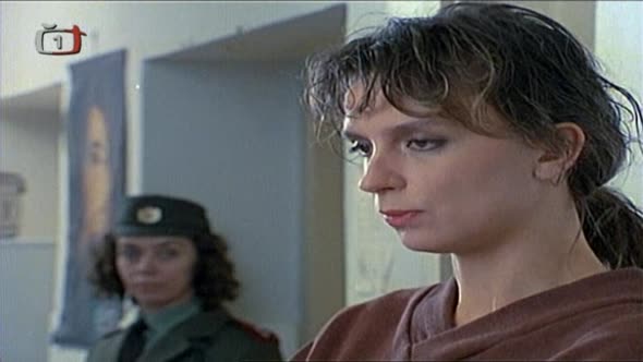 Náhled Přítelkyně z domu smutku -1.Dil - Dum smutku.cz.dab.1992, 4x70 min.drama.avi (4)