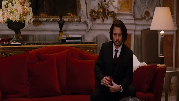Náhled Cizinec-2010-Angelina-Jolie-720p.mkv (4)