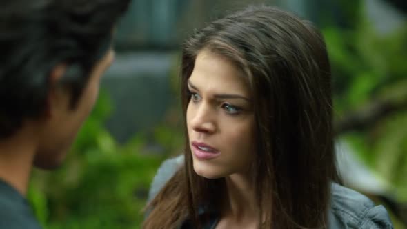 Náhled Prvych.100.S01E01.480p.BDRip.x264.SK Dabing-Nicole.mkv (4)