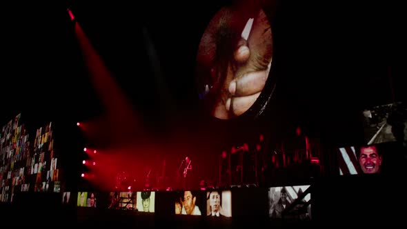 Náhled Roger Waters The Wall (2014) Ang.dab CZ.tit.BDRip (Hudební.Dokumentární).mkv (1)