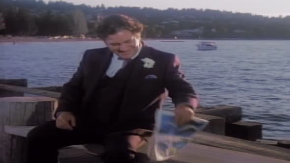 Náhled MacGyver.S03E03.DVDRip.XviD.CZ.avi (1)
