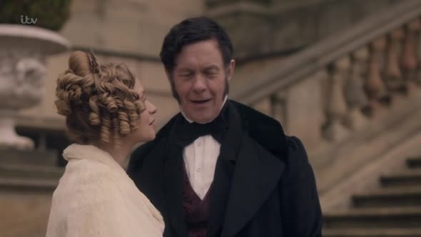 Náhled Victoria.S01E05.HDTV.x264-TLA.mkv (2)