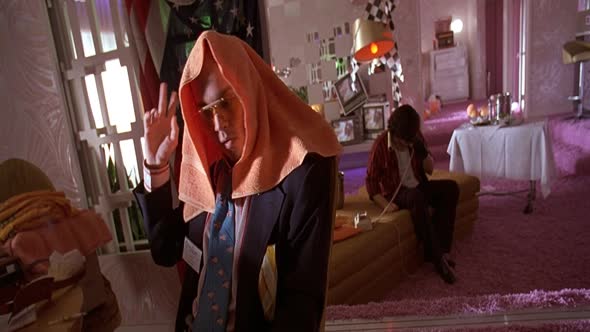 Náhled Strach a hnus v Las Vegas-Fear-And-Loathing-in-Las-Vegas.(1998)-1080p-CZ.mkv (9)