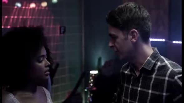 Náhled Zmetci-(Misfits)-s04e06 CZ.avi (4)