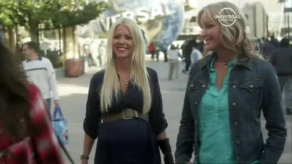 Náhled Sharknado.3.Oh.Hell.No.2015.TVRip.XviD.CZ.dabing.avi (2)