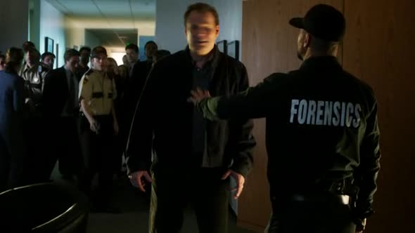 Náhled Kriminalka Las Vegas 14x15 Prodejná láska DVDRip.XviD.CZ.avi (10)