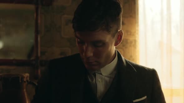Náhled Gangy z Birminghamu S01E01 - Peaky Blinders - WEBrip CZdabing.avi (8)