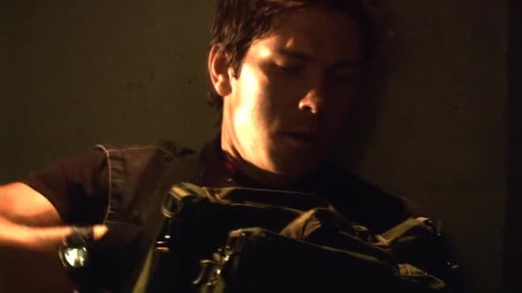 Náhled Battlestar Galactica CZ - 02x18 - Downloaded.avi (6)