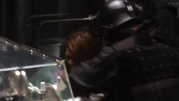 Náhled Battlestar Galactica CZ - 02x18 - Downloaded.avi (9)