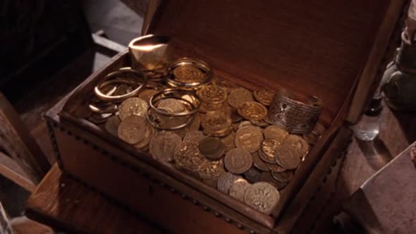 Náhled Merlin S03E03 DVDrip CZDAB.avi (4)