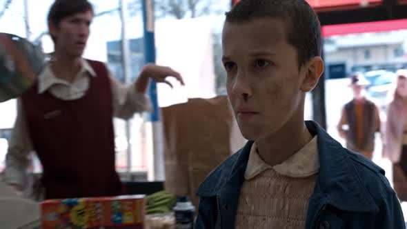 Náhled Stranger.Things.S01E06.WEBRip.x264-Nicole.mkv (5)