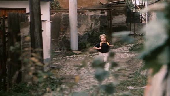 Náhled Letajici Cestmir 1.dil - Modry kamen DVDRIP CZ.avi (1)
