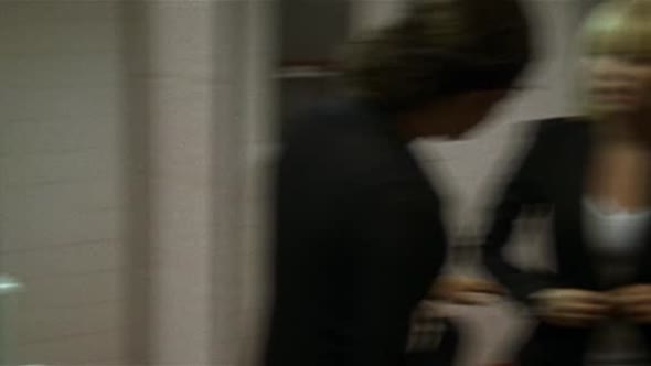 Náhled 24 Hodin - 24 S03E02 DVDrip CZDAB.avi (7)