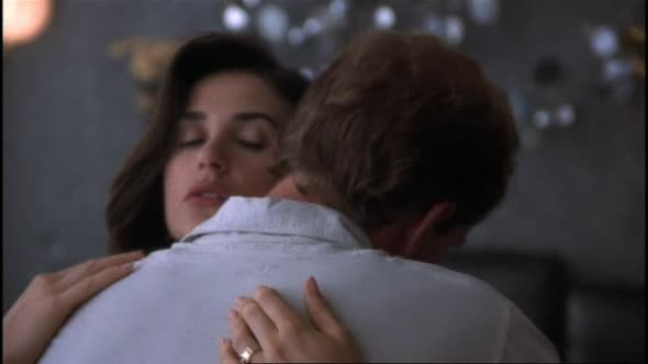 Náhled Neslusny-navrh-CZ-1993-Drama Romantický,.avi (3)