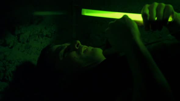 Náhled Kriminalka Las Vegas 05x24.Grave.Danger.Part.I DVDRIP CZ.avi (7)