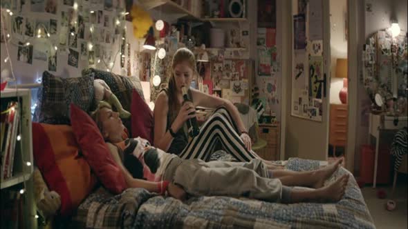 Náhled Ani.ve.snu.2016.480p.WEBRip.XviD.AC3.CZ.avi (2)