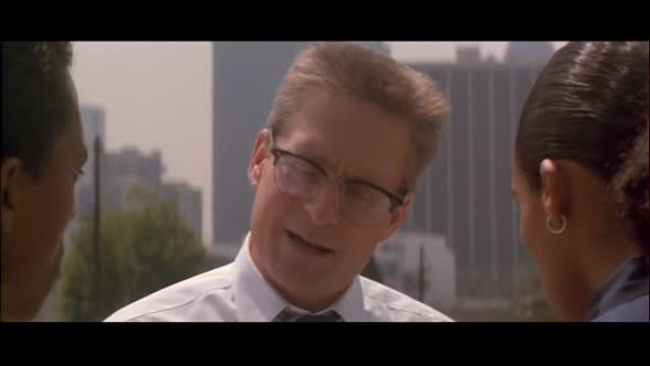 Náhled Volny.pad.1993.AC3.DVDRip.XviD.CZdab.avi (2)
