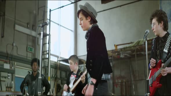 Náhled Sing Street_2016_titulky.CZ.mkv (8)