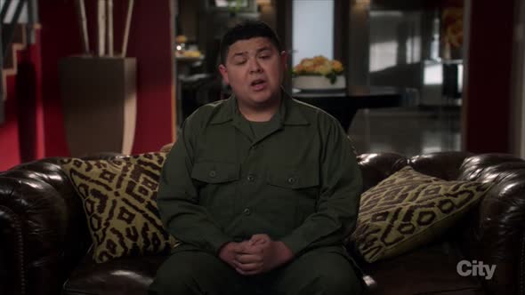 Náhled Modern.Family.S08E02.HDTV.x264-KILLERS.mkv (2)