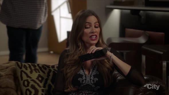 Náhled Modern.Family.S08E02.HDTV.x264-KILLERS.mkv (8)