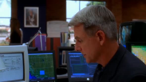 Náhled NCIS 02x08 DVDrip.CZ.avi (3)