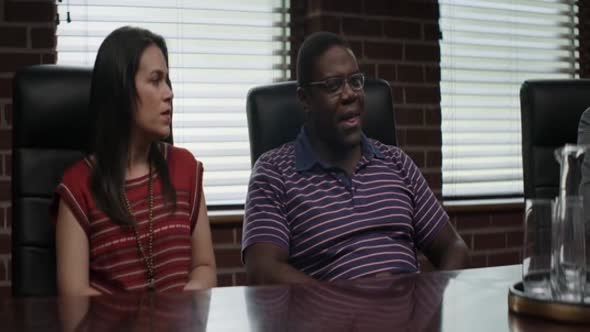 Náhled Neighbors.2.Sorority.Rising.2016.BRRip.XviD.AC3.CZ-WeeR.avi (8)