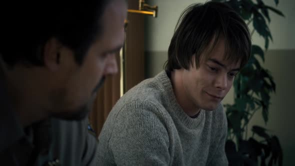 Náhled Stranger_Things_S01E04.720p.HDTV.CZ.Titulky.avi (3)