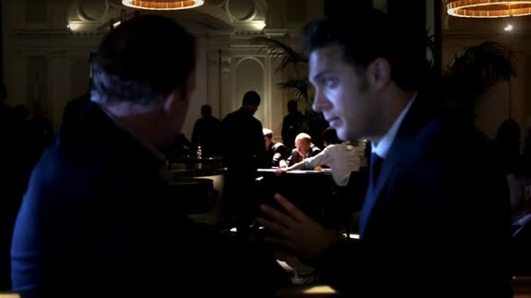 Náhled Podfukáři S05E03 - Hustle - DVDrip CZdabing.avi (4)
