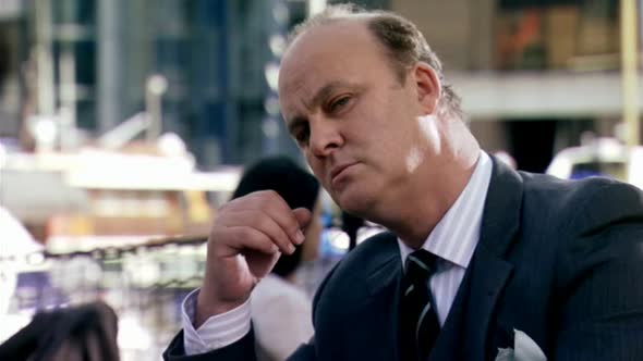 Náhled Podfukáři S05E03 - Hustle - DVDrip CZdabing.avi (5)