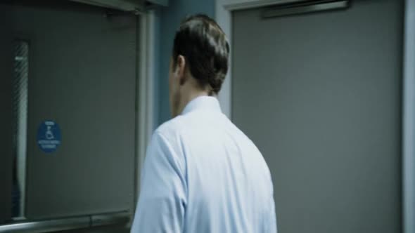 Náhled Probuzena.posedlost.2015.BDRip.480p.XVID.CZ.avi (7)
