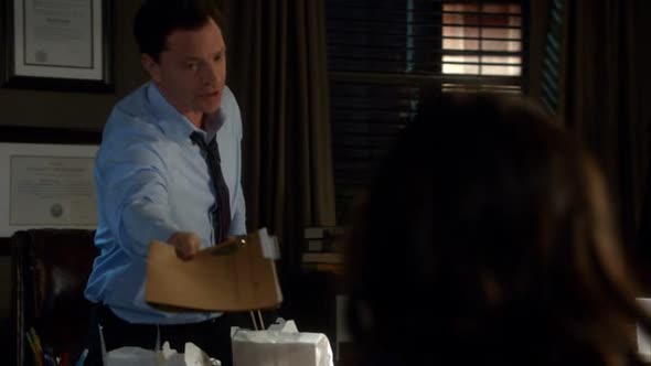 Náhled Skandal---Scandal-(-serial-2012-)-CZ-S01E06---Stopa.avi (2)