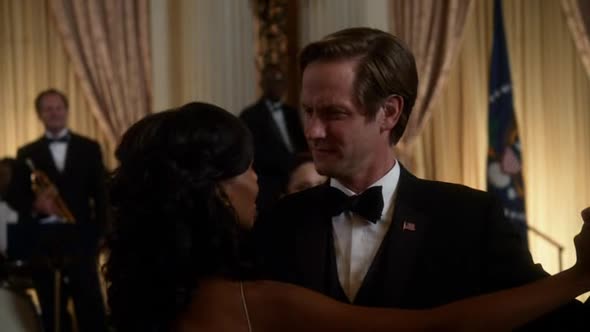 Náhled Skandal---Scandal-(-serial-2012-)-CZ-S01E03---Pekelna-zloba.avi (9)
